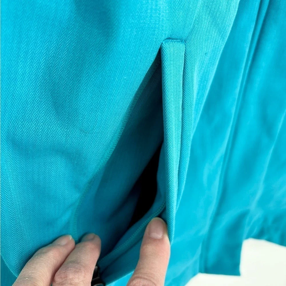 Mia Melon Stella Jacket: Strut Through Any Storm - Picture 9 of 16